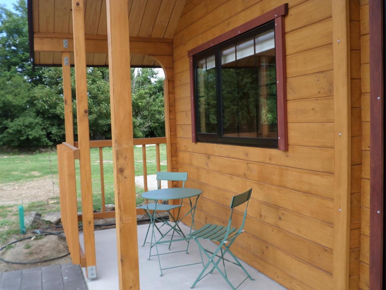 Central Chalets Ltd Alexandra Exterior photo