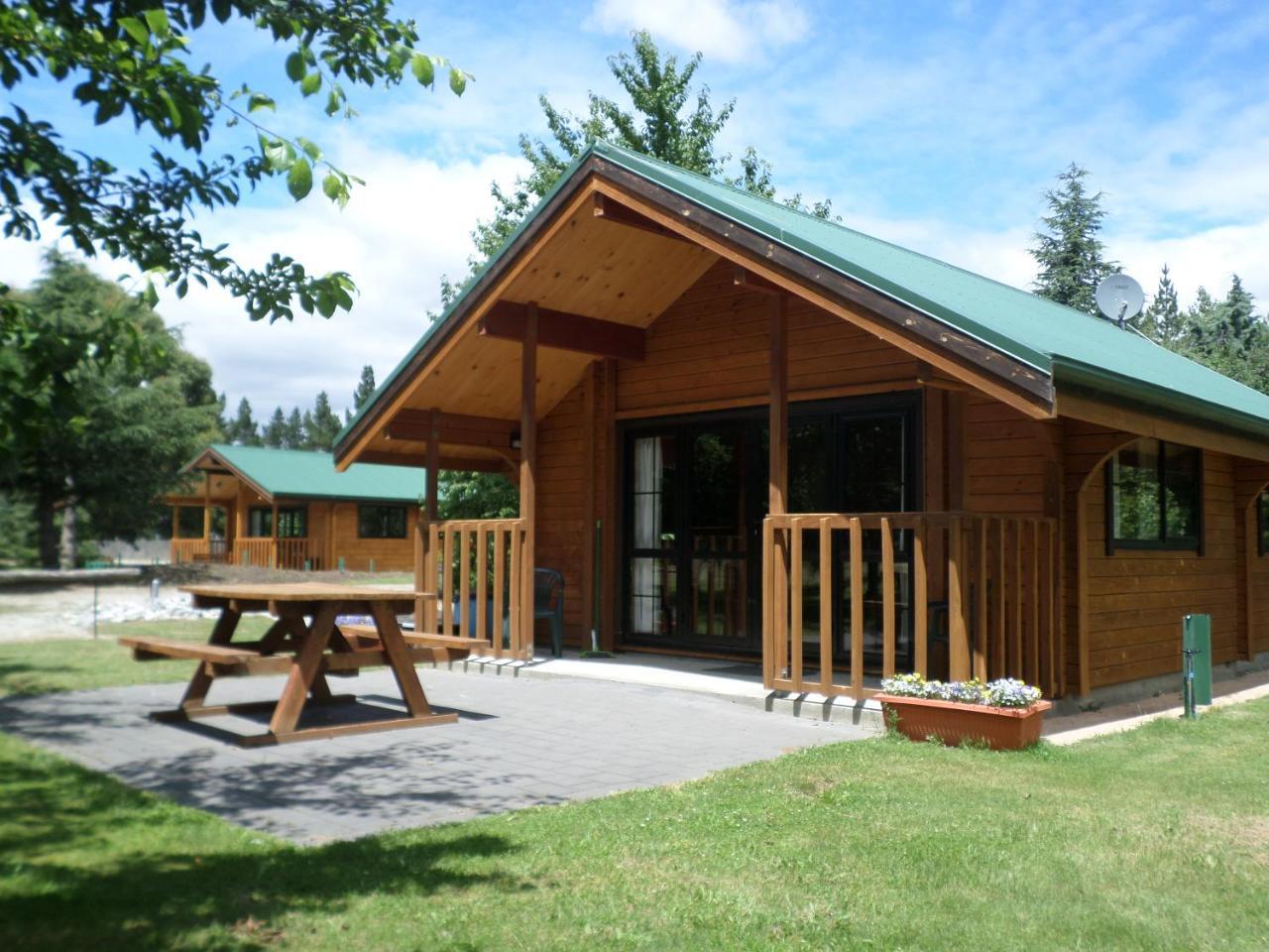 Central Chalets Ltd Alexandra Exterior photo